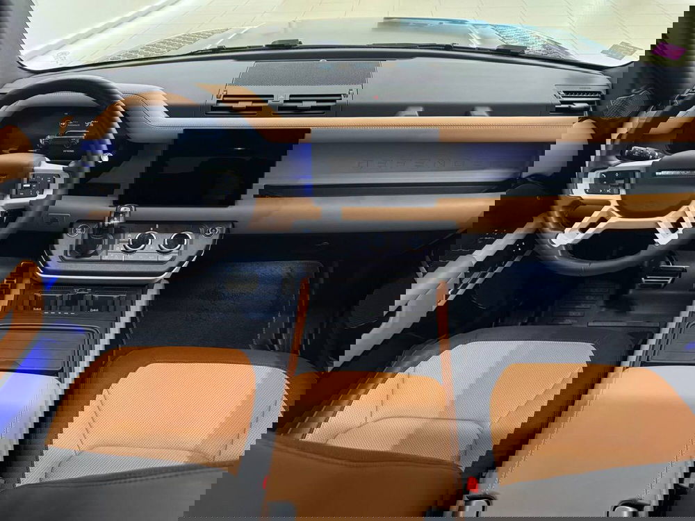 Land Rover Defender usata a Savona (4)