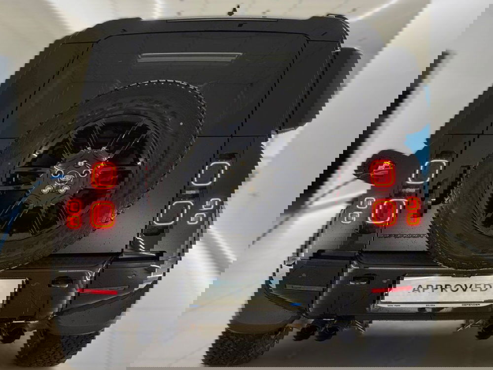 Land Rover Defender usata a Savona (7)