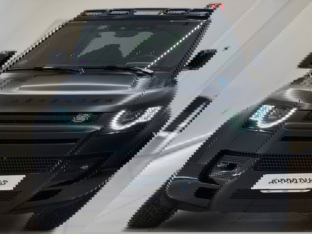 Land Rover Defender usata a Savona (8)