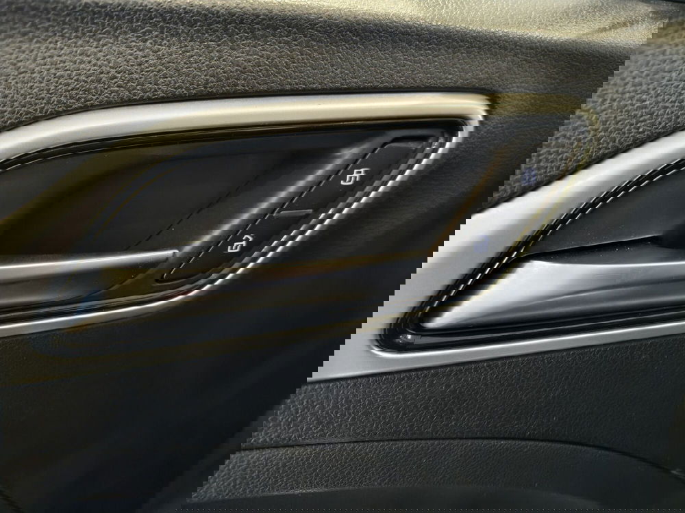 Mg ZS (2021-->) usata a Vercelli (17)