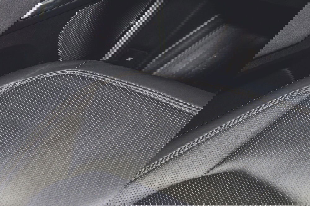 Land Rover Defender usata a Vercelli (16)