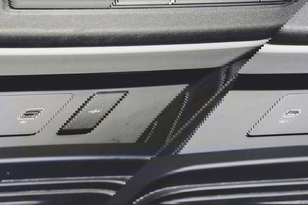 Land Rover Defender usata a Vercelli (18)