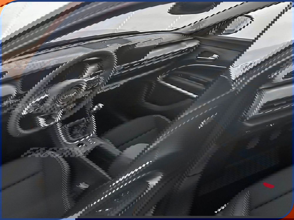 Jeep Avenger nuova a Milano (9)