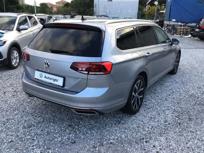 Volkswagen Passat Variant usata a Genova (5)