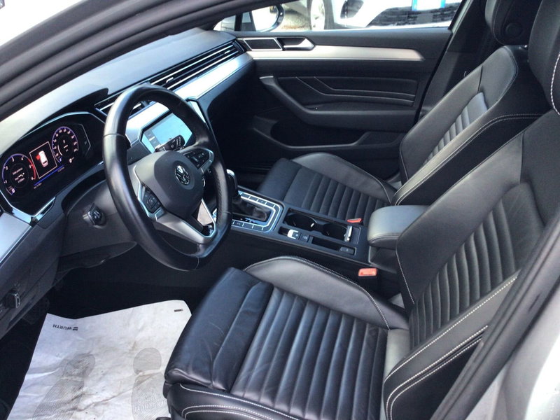 Volkswagen Passat Variant usata a Genova (9)