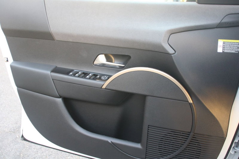 Lancia Ypsilon nuova a Catania (13)