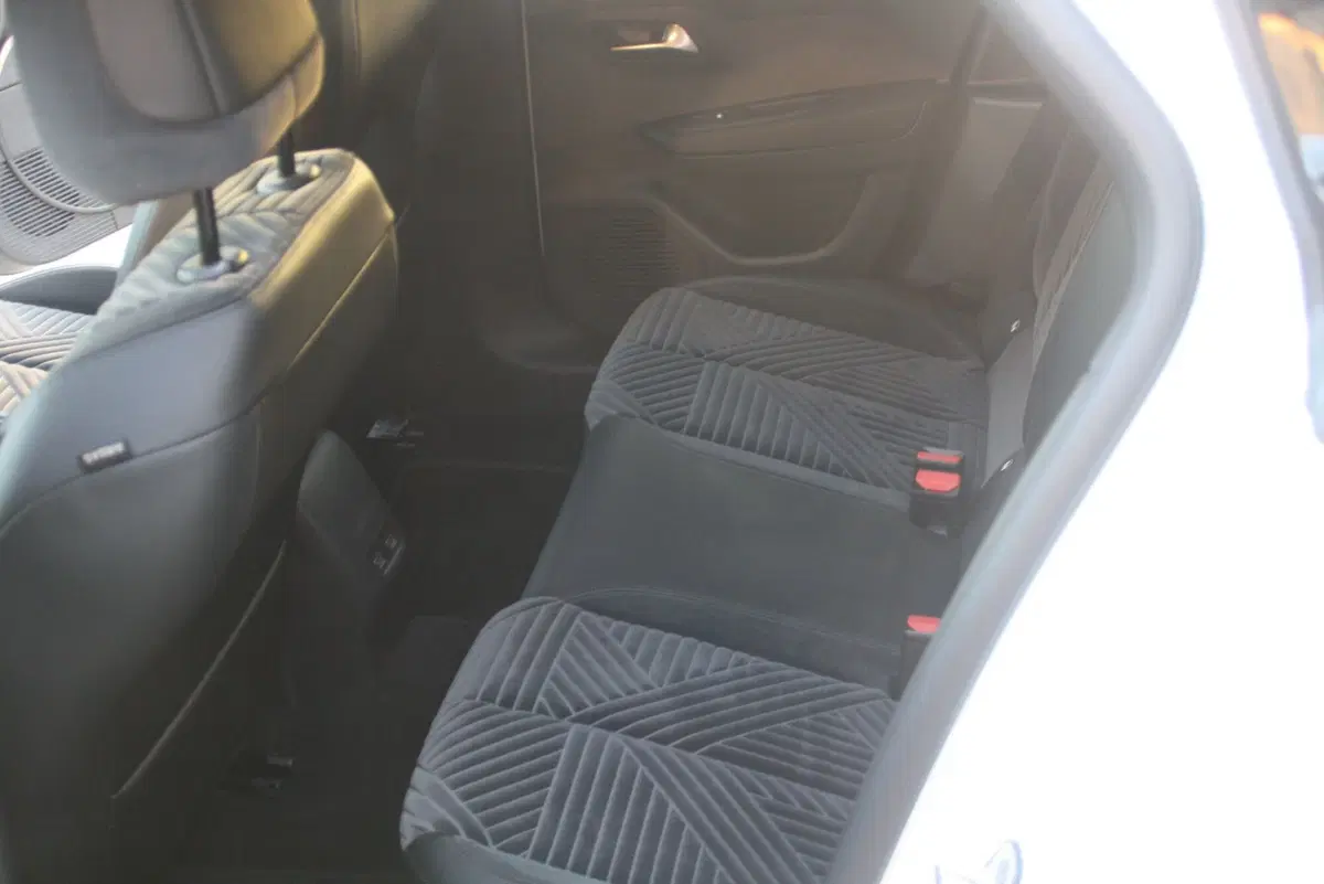 Lancia Ypsilon nuova a Catania (17)