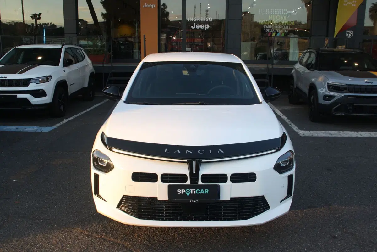 Lancia Ypsilon nuova a Catania (3)