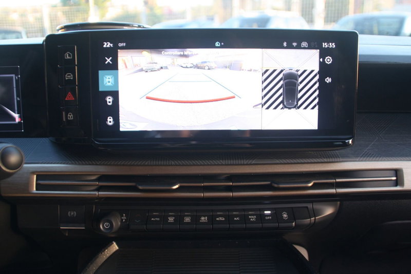 Lancia Ypsilon nuova a Catania (9)