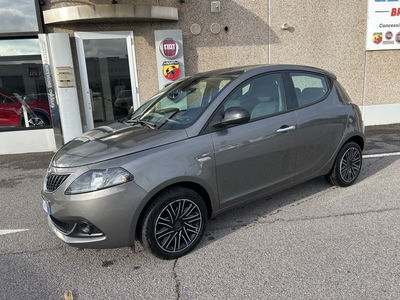 Lancia Ypsilon 1.0 FireFly 5 porte S&amp;S Hybrid Gold Plus del 2023 usata a Verdello