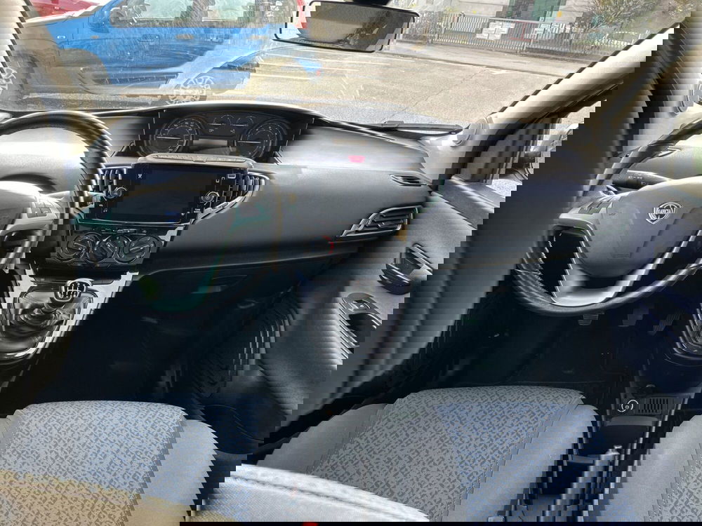 Lancia Ypsilon usata a Bergamo (11)