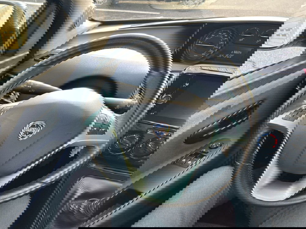 Lancia Ypsilon usata a Bergamo (12)