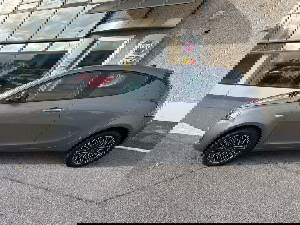 Lancia Ypsilon usata a Bergamo (2)