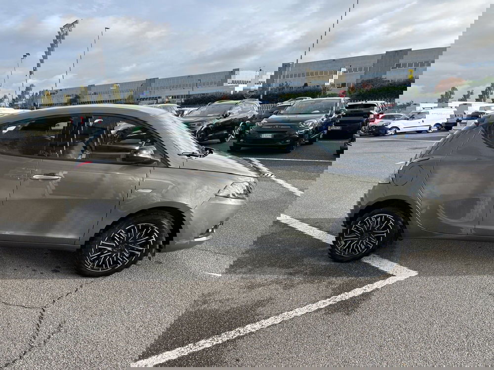 Lancia Ypsilon usata a Bergamo (6)