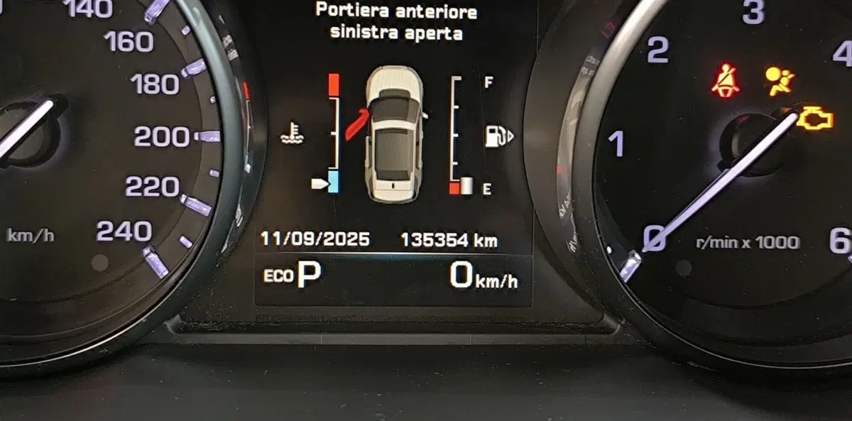 Land Rover Discovery Sport usata a Udine (14)