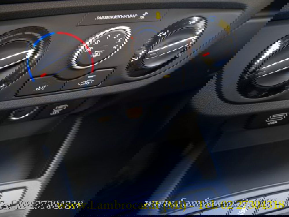 Hyundai i10 nuova a Milano (17)