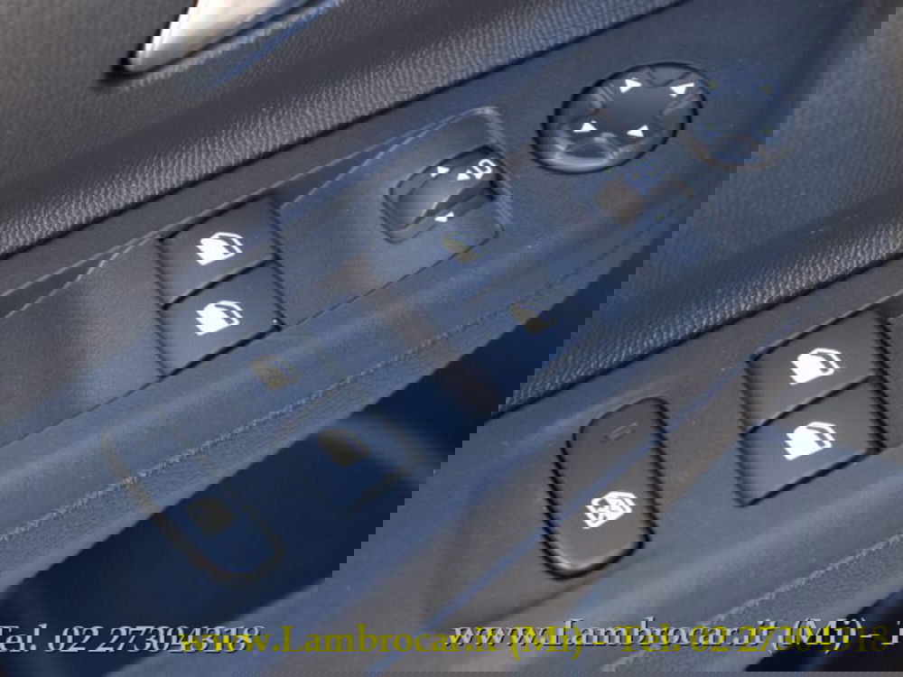 Opel Corsa usata a Milano (11)