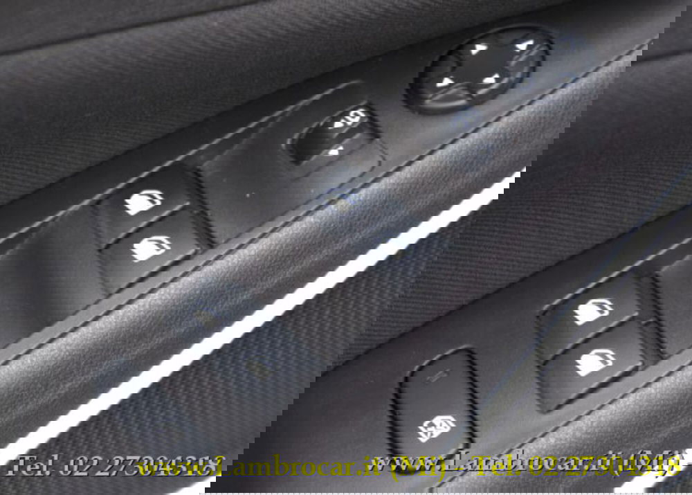 Opel Crossland X usata a Milano (17)