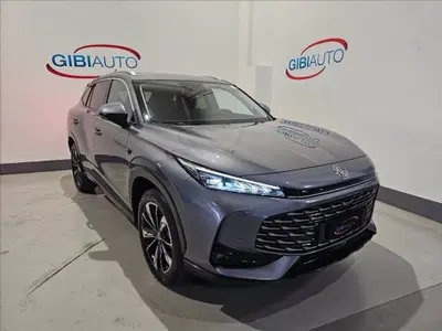 Mg HS 1.5 Luxury auto del 2024 usata a Palermo