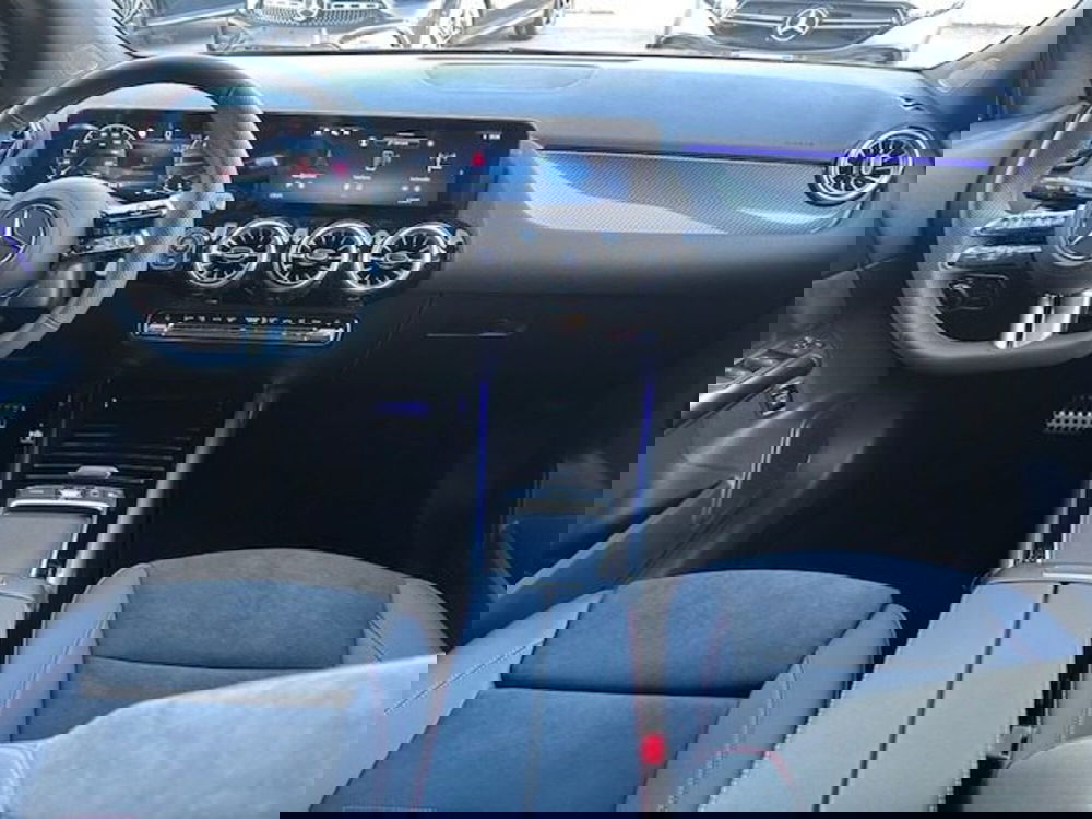 Mercedes-Benz GLA SUV nuova a Potenza (5)