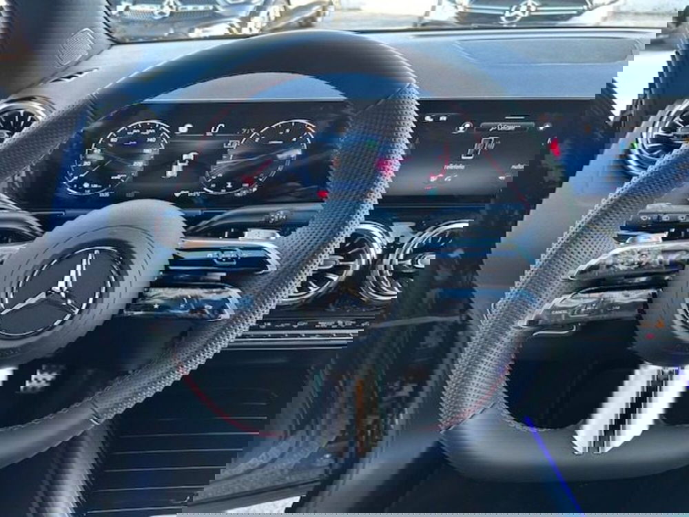 Mercedes-Benz GLA SUV nuova a Potenza (6)