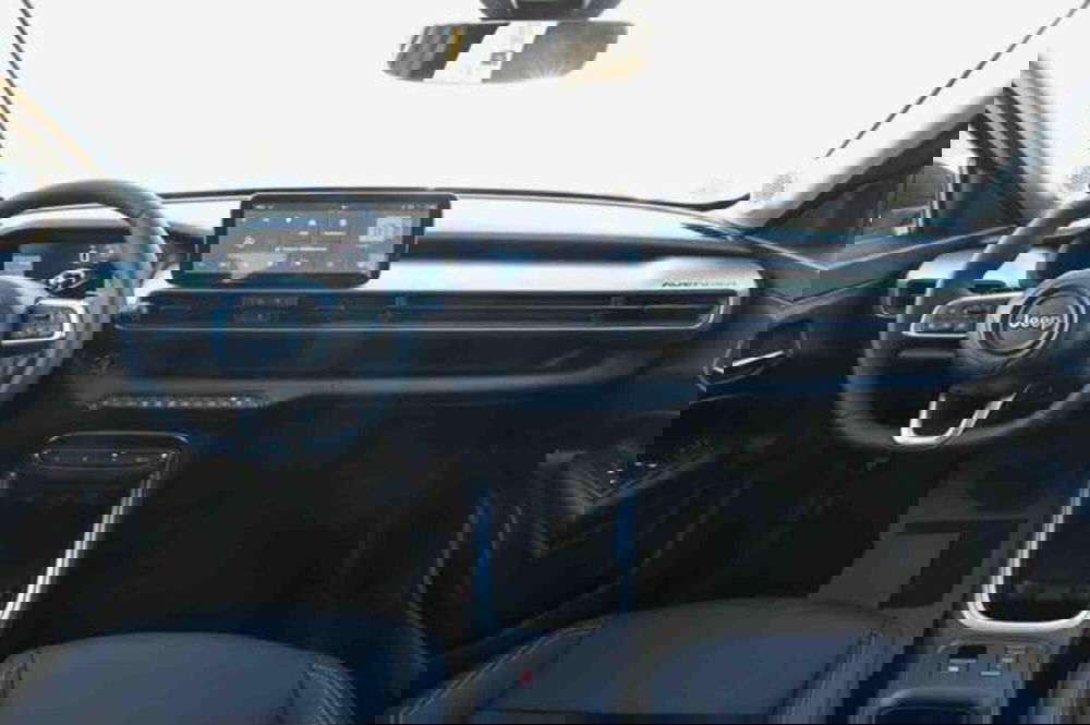 Jeep Avenger nuova a Torino (10)