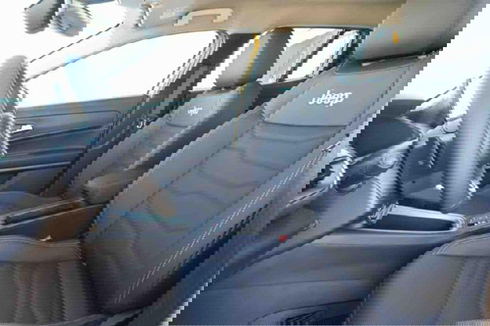 Jeep Avenger nuova a Torino (13)