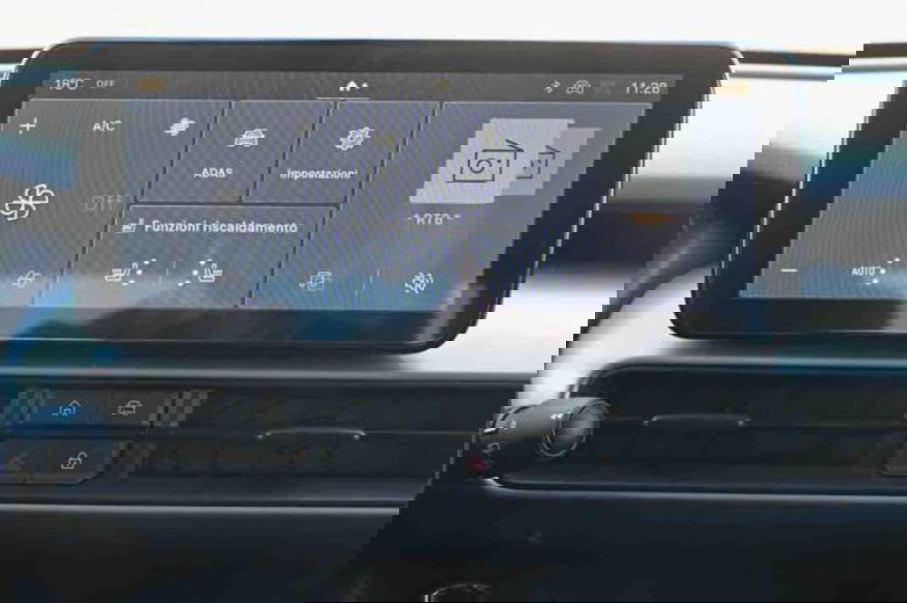 Jeep Avenger nuova a Torino (17)