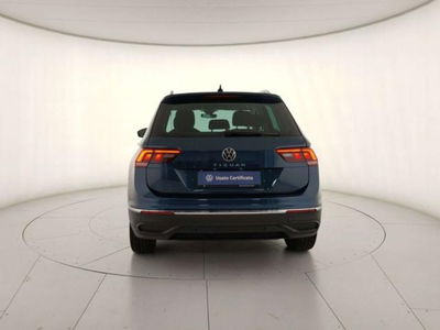 Volkswagen Tiguan 2.0 tdi Life 150cv dsg del 2023 usata a Matera
