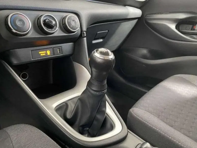 Toyota Yaris usata a Matera (14)