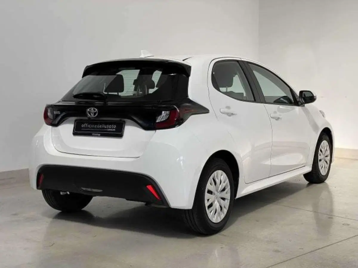 Toyota Yaris usata a Matera (4)