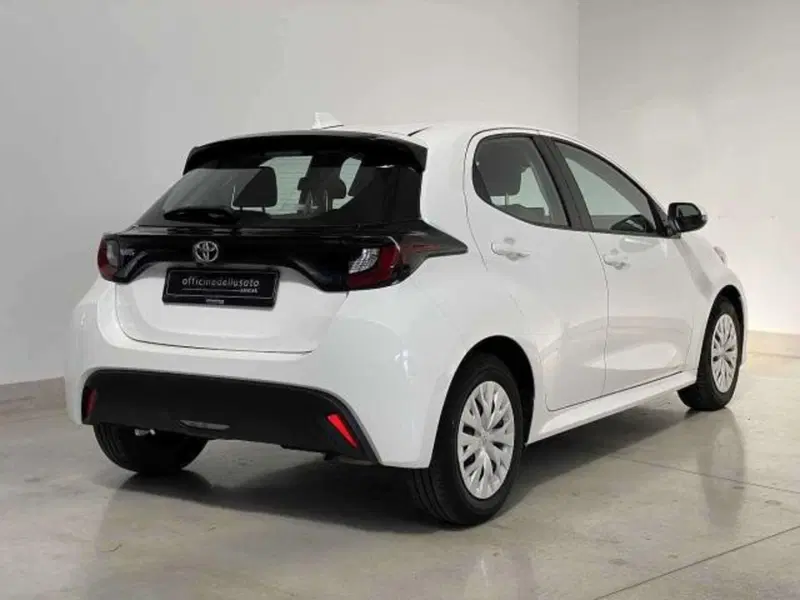 Toyota Yaris usata a Matera (4)