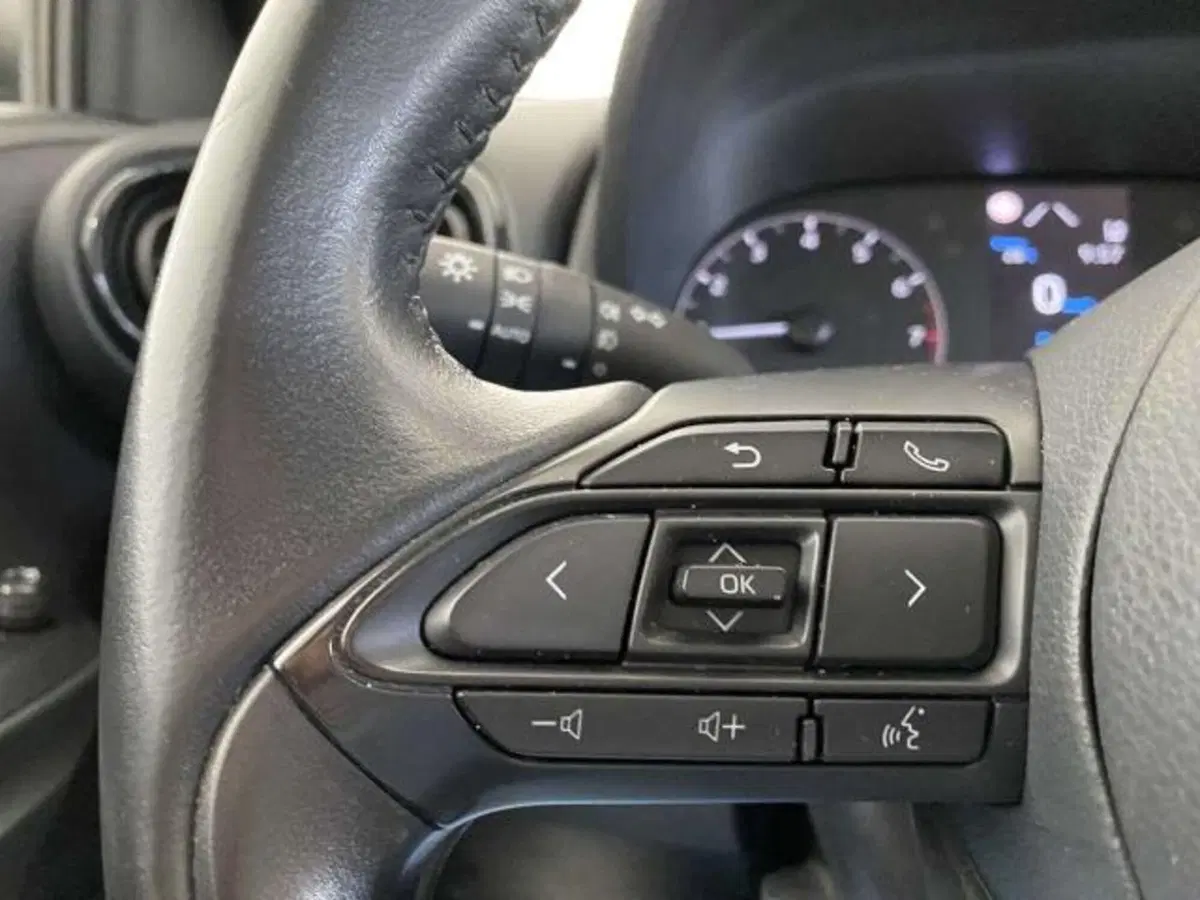 Toyota Yaris usata a Matera (8)