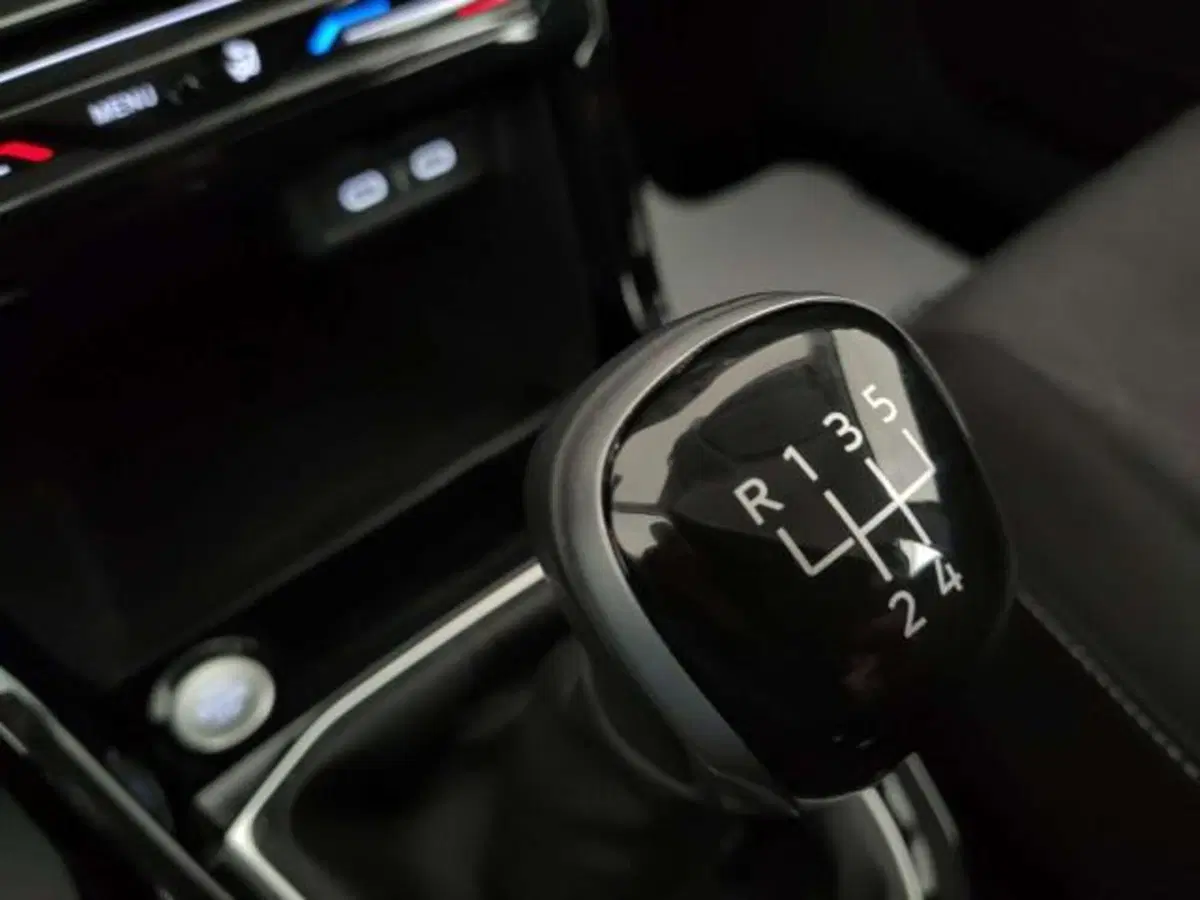 Volkswagen T-Cross usata a Matera (13)