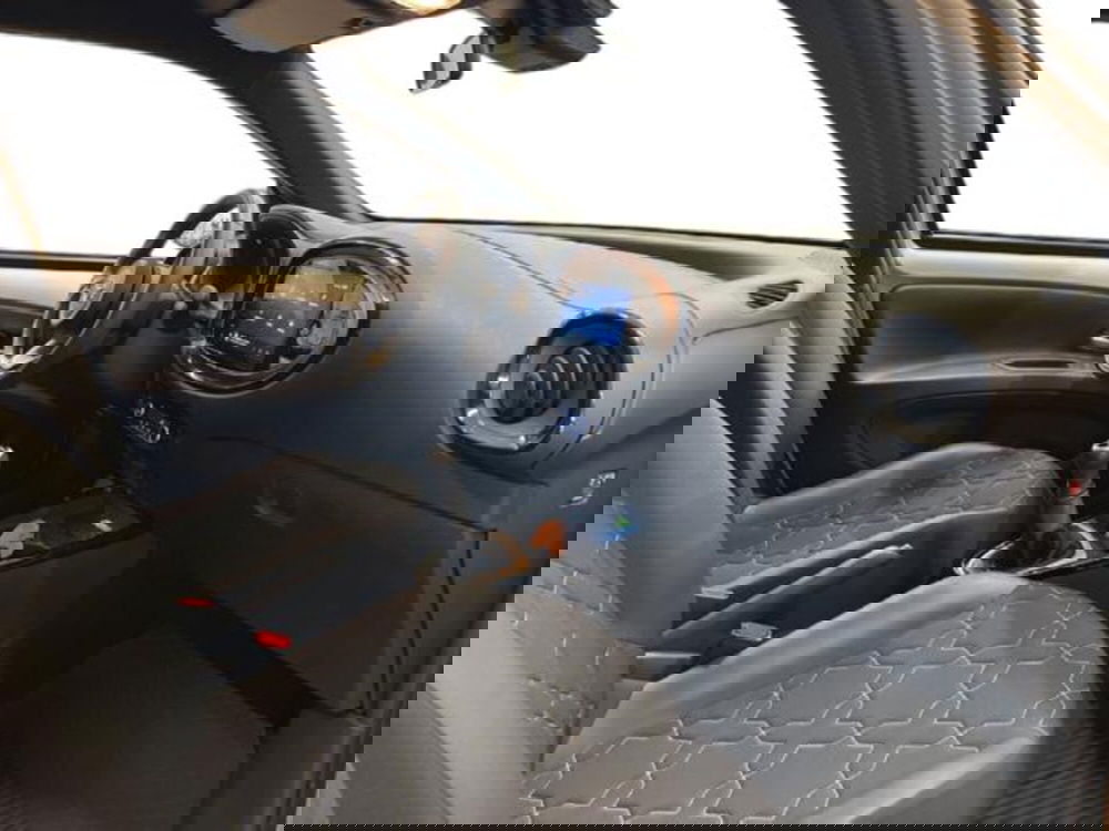 Toyota Aygo X usata a Vercelli (5)