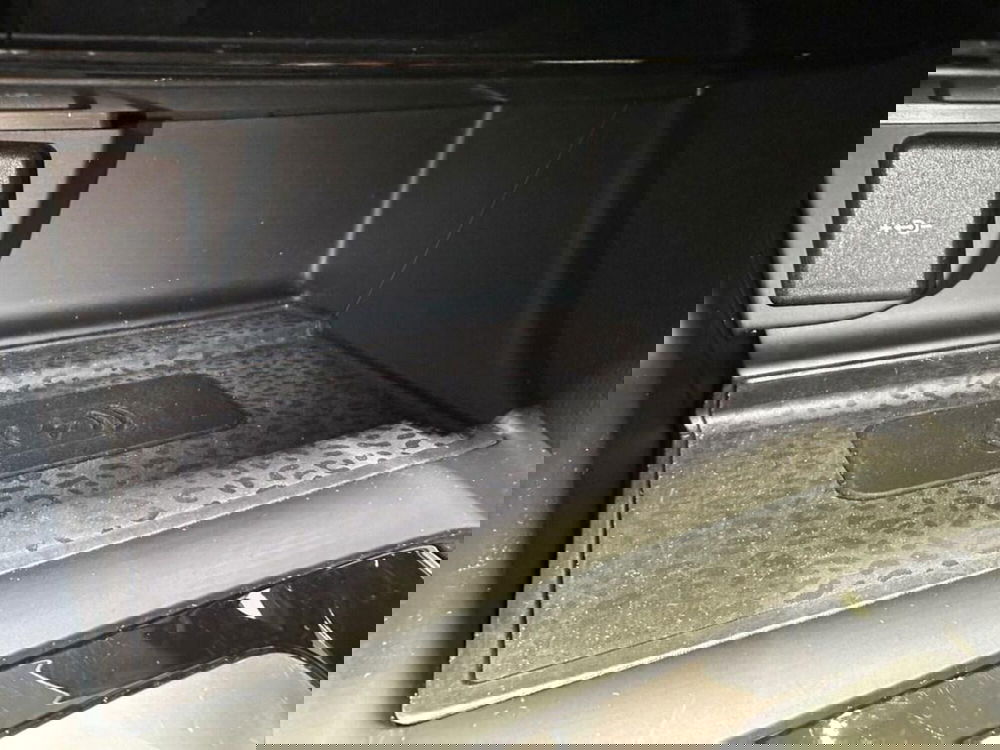 Jaguar E-Pace usata a Varese (14)