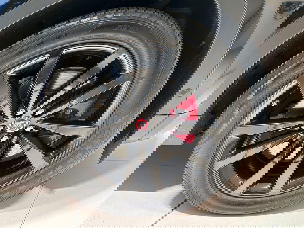 Jaguar E-Pace usata a Varese (9)