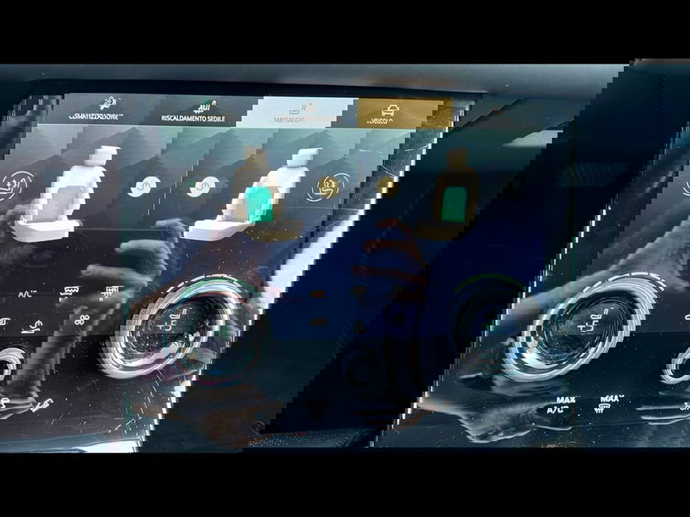 Land Rover Range Rover Velar usata a Varese (12)