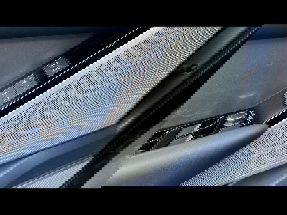 Land Rover Range Rover Velar usata a Varese (14)