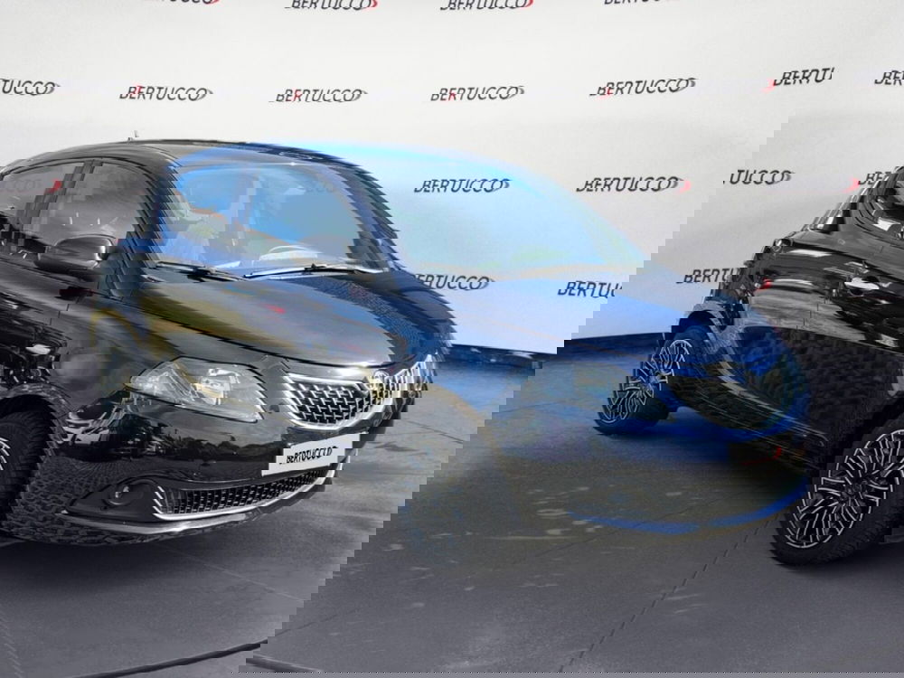 Lancia Ypsilon usata a Verona