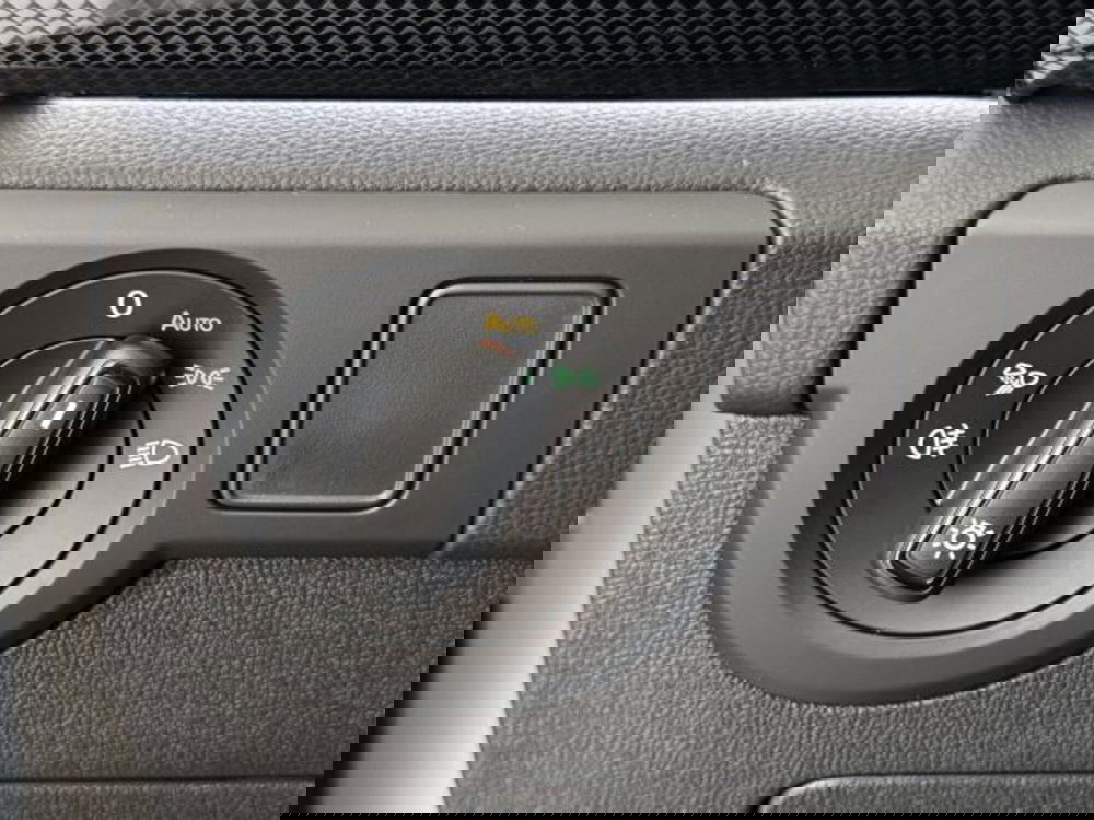 Volkswagen T-Cross nuova a Vicenza (13)