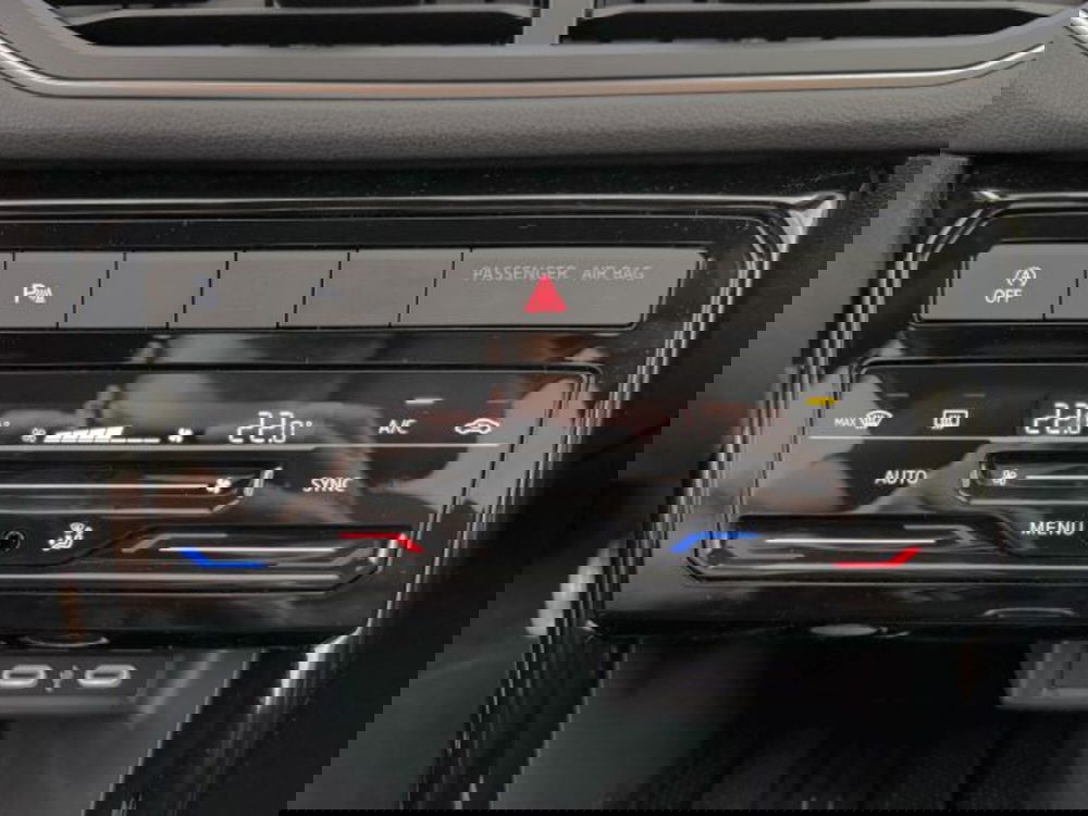 Volkswagen T-Cross nuova a Vicenza (17)