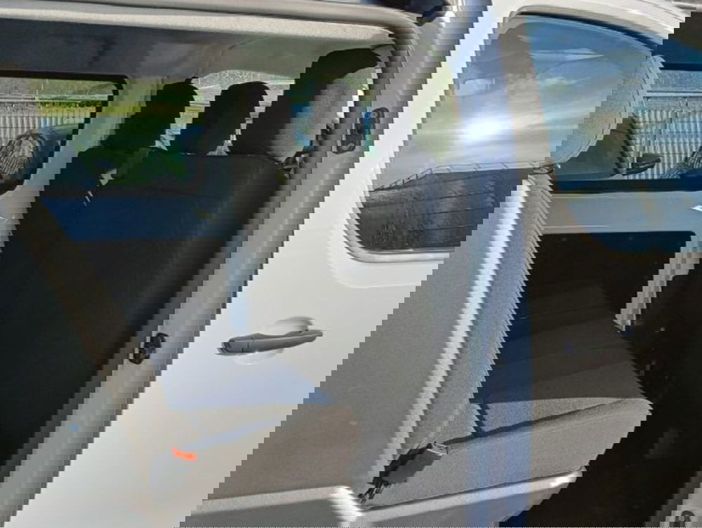 Opel Vivaro Furgone nuova a Brescia (12)