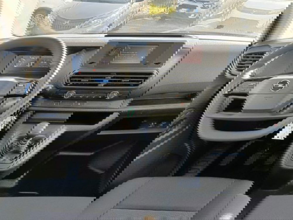 Opel Vivaro Furgone nuova a Brescia (13)