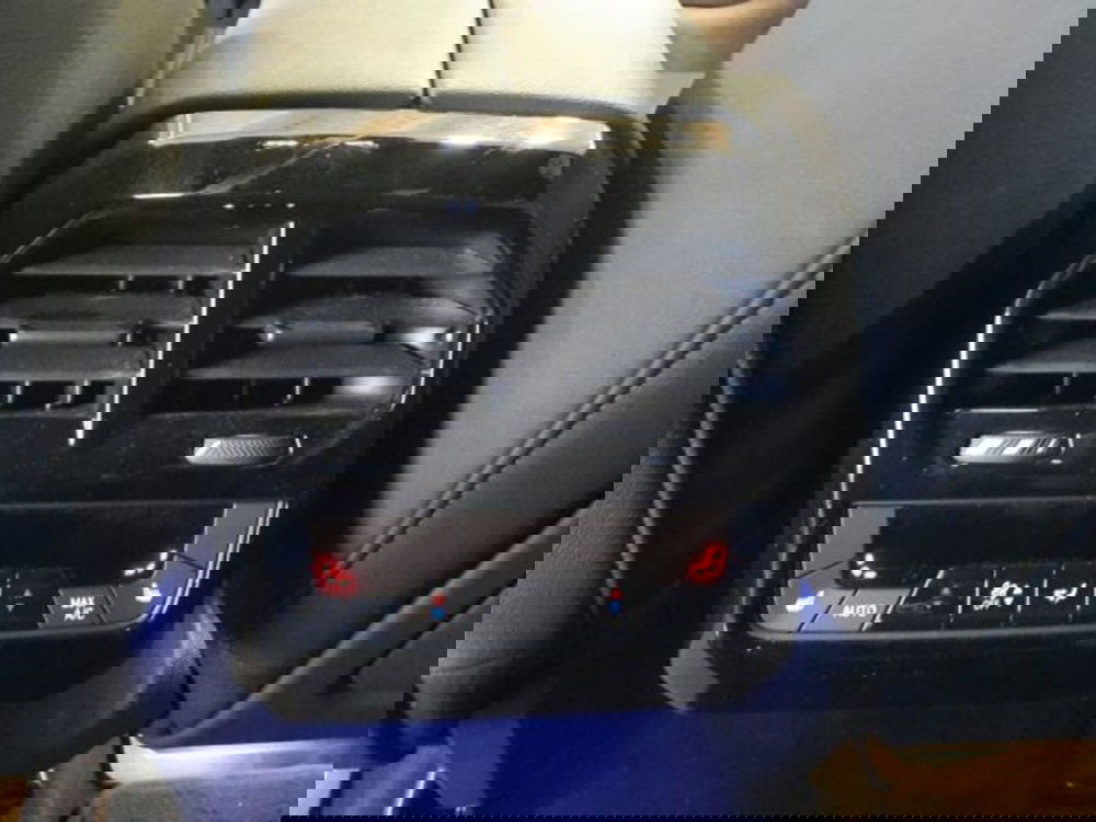 BMW iX usata a Verona (14)