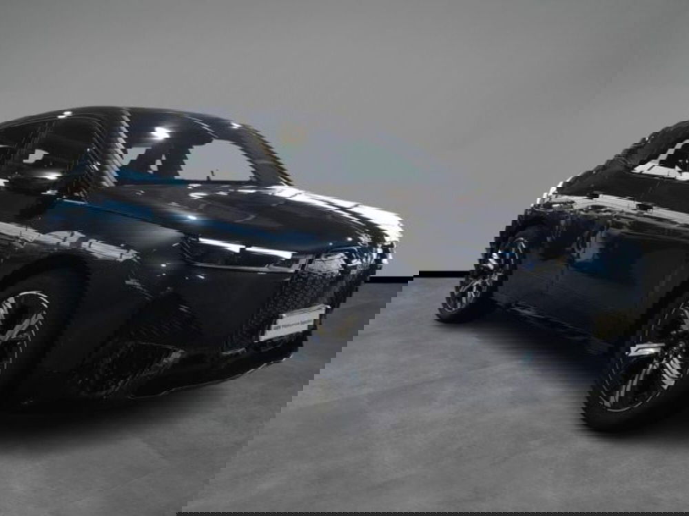 BMW iX usata a Verona (3)