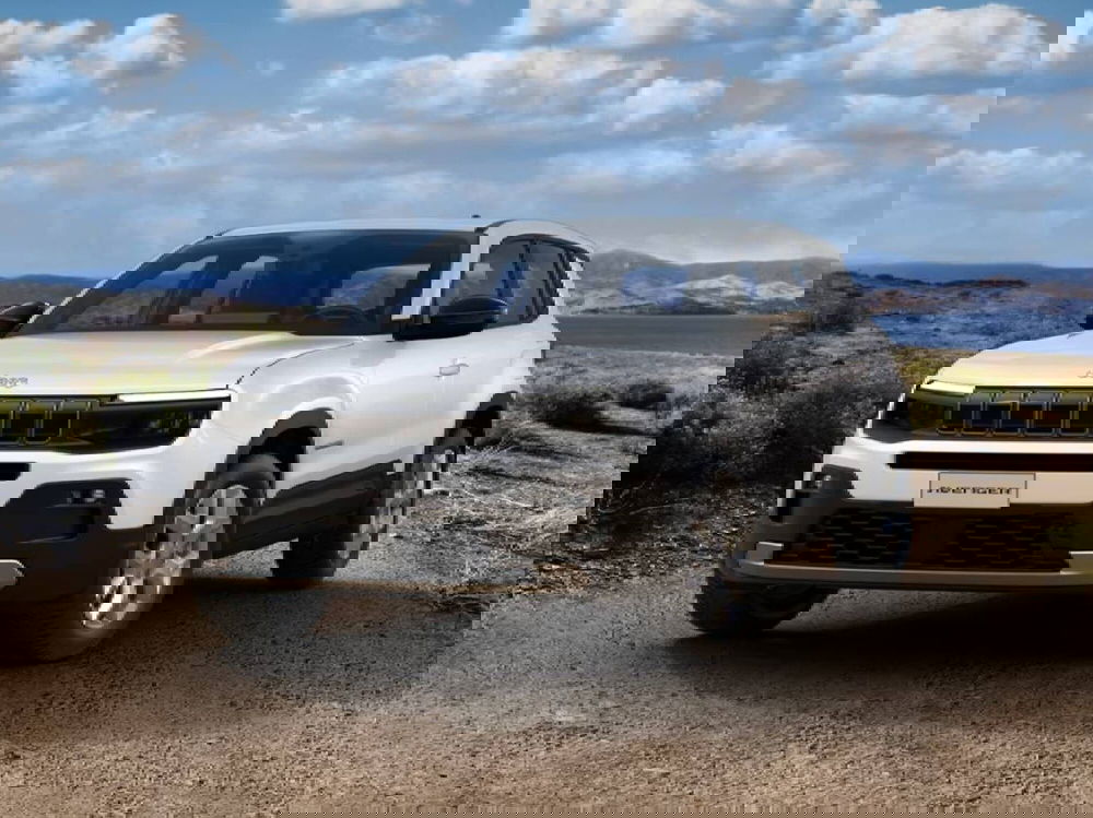 Jeep Avenger nuova a Como