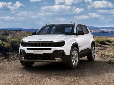 Jeep Avenger 1.2 turbo e-hybrid mhev Altitude fwd 110cv edct6 nuova a Erba