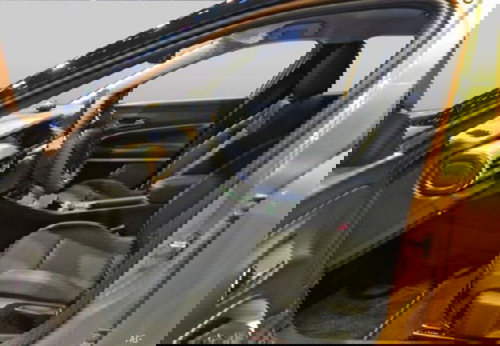 Jeep Avenger nuova a Como (16)