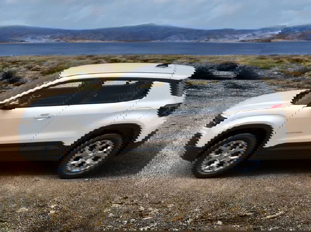 Jeep Avenger nuova a Como (3)